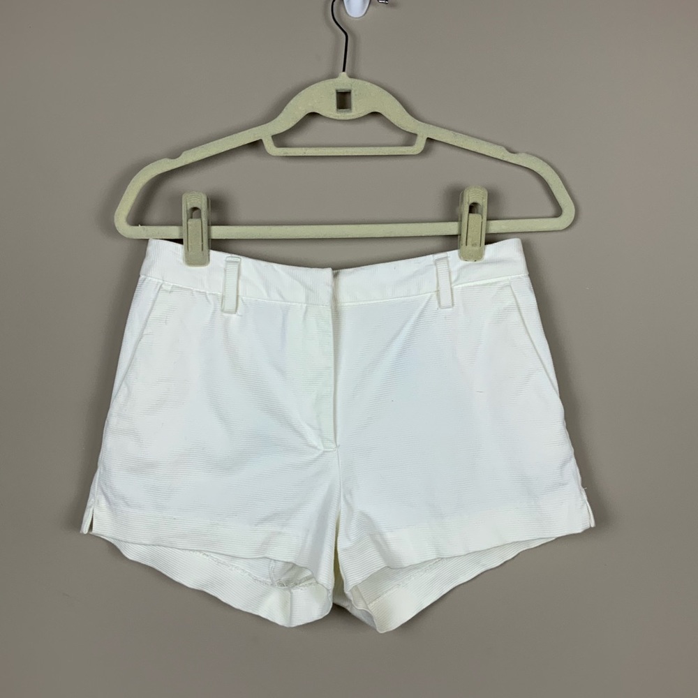 H&M cream shorts US8